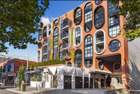 Convenient modern 2B2B apartment in Braddon